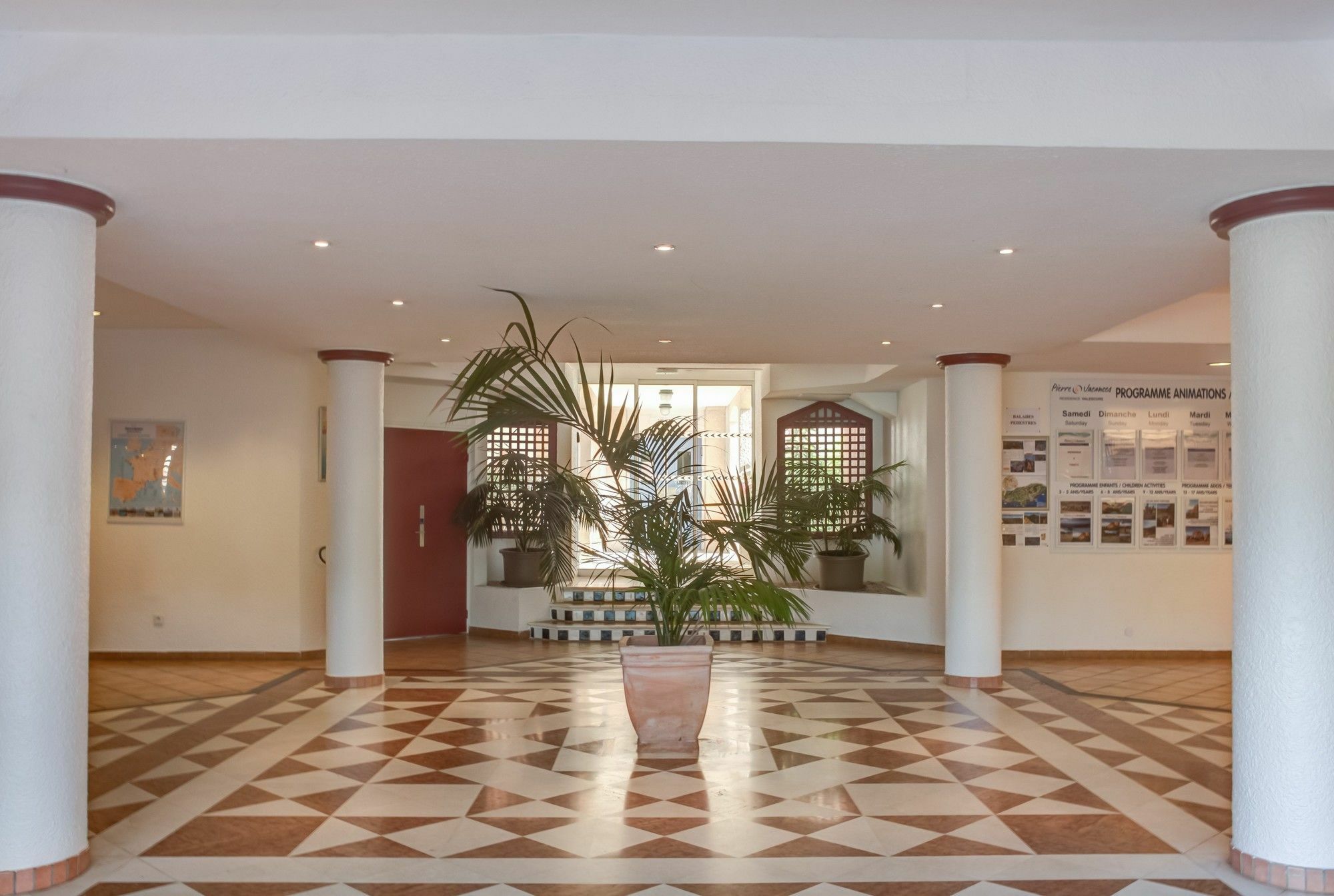 Residence Pierre & Vacances Valescure Сен-Рафаель Екстер'єр фото